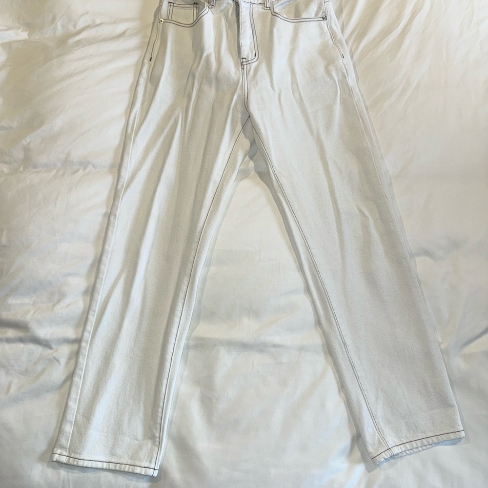 Pretty Little Thing White Straight-Leg Jeans